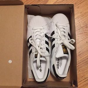 Superstar Adidas Sneakers 9 in woman's